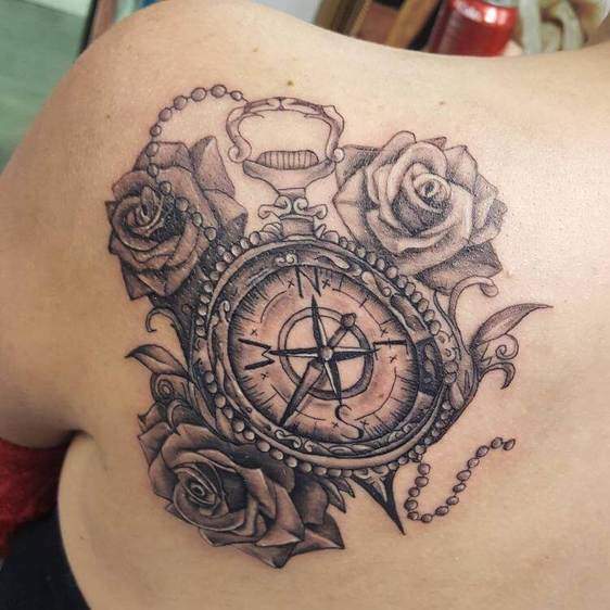 Tattoo Rose Rücken 8