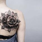 Tattoo Rose Rücken 9