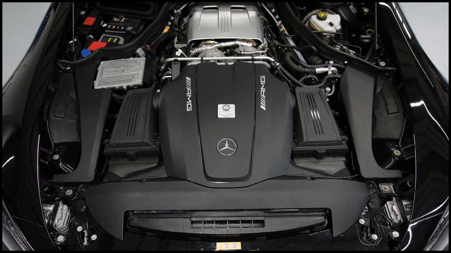 Mercedes-AMG-GT-R_14